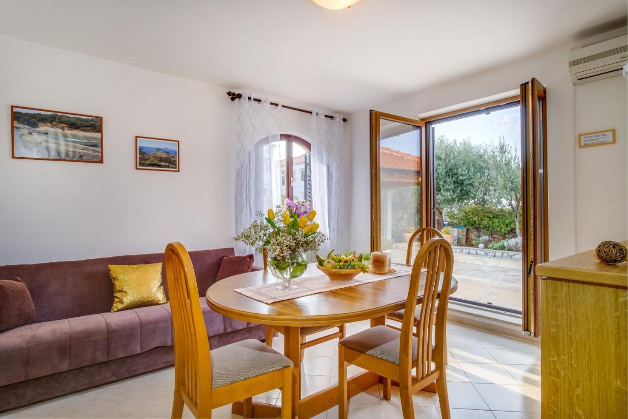 Apartments Franjo Мали-Лошинь Экстерьер фото