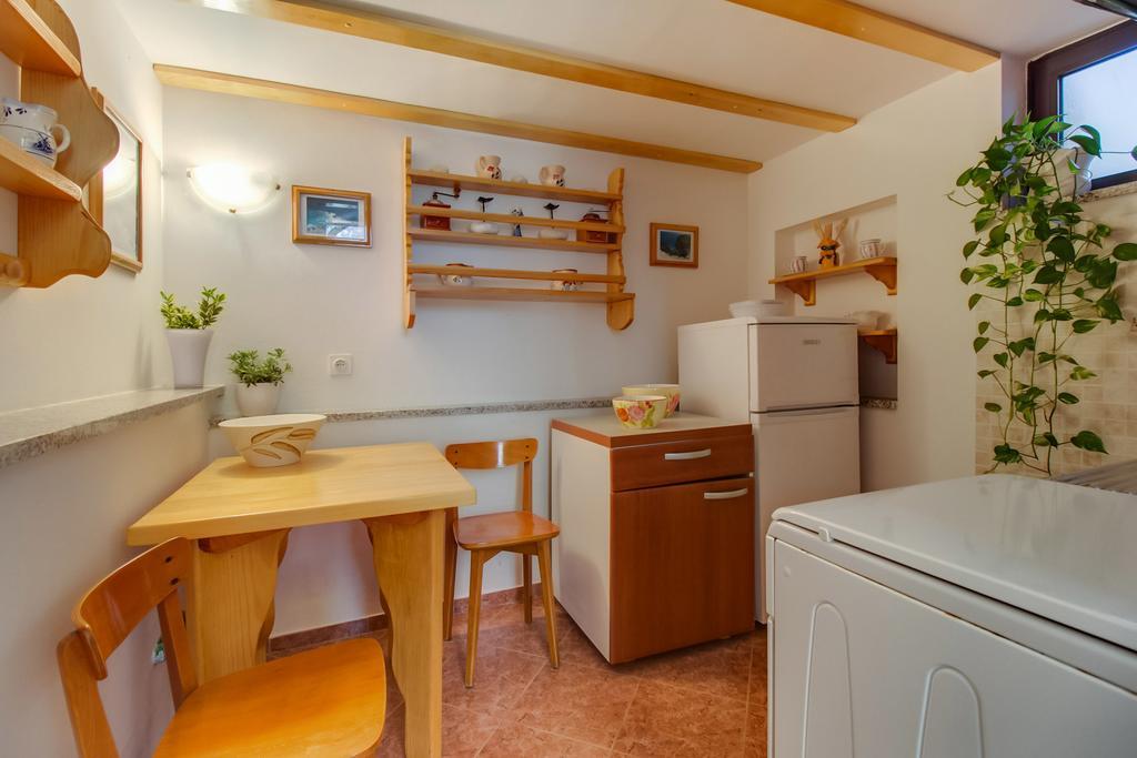 Apartments Franjo Мали-Лошинь Номер фото