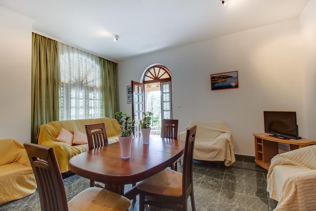 Apartments Franjo Мали-Лошинь Номер фото