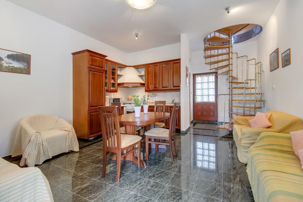 Apartments Franjo Мали-Лошинь Номер фото